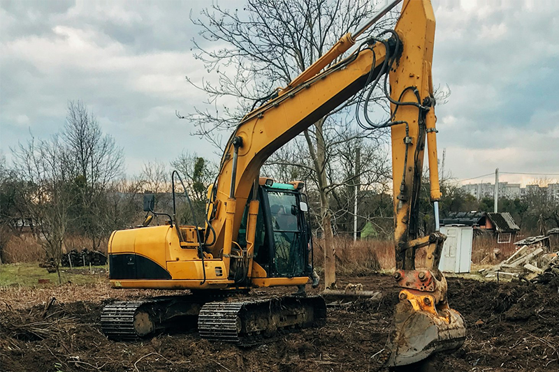Dirt work grading and pad building near Selmer TN